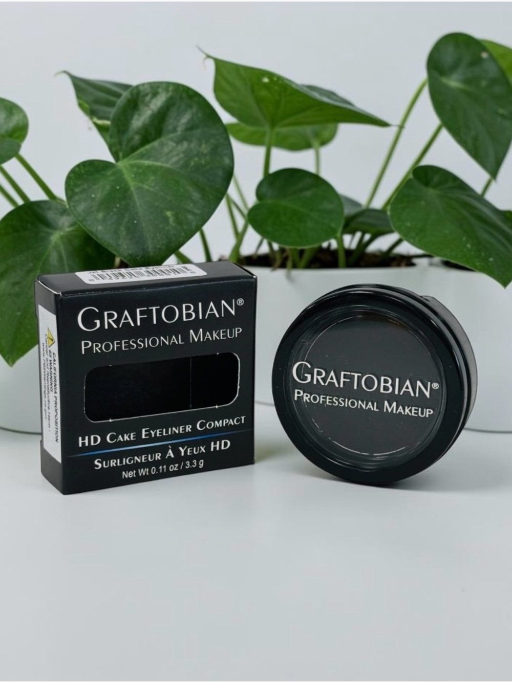 Graftobian Jet Black Cake Eyeliner, Long-Lasting, Water-Activated Power